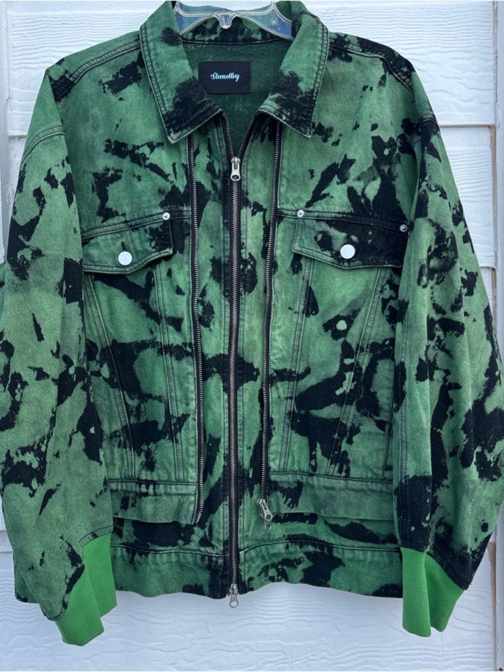 Green & Black Zip-Front Shirt Jacket